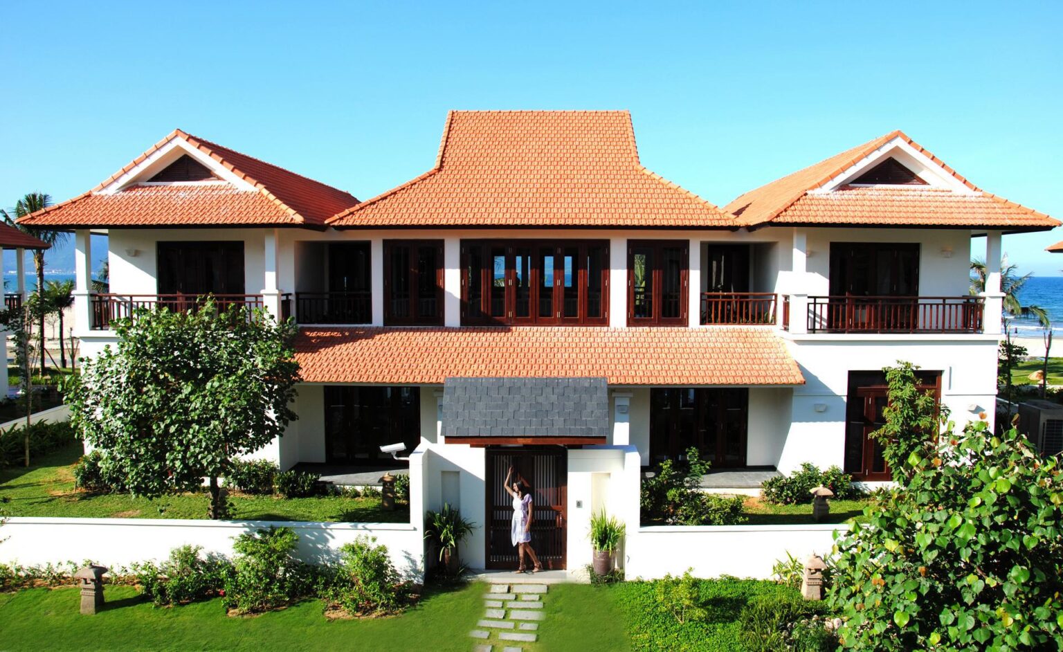 Vietnam_Danang_Furama_Villas_Beach_Pool_Villas-_Exterior-1.jpg