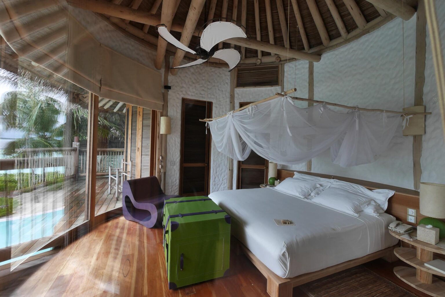 Villa-15_Guest-Bedroom-by-Supakorn-Aurprayoon.jpg