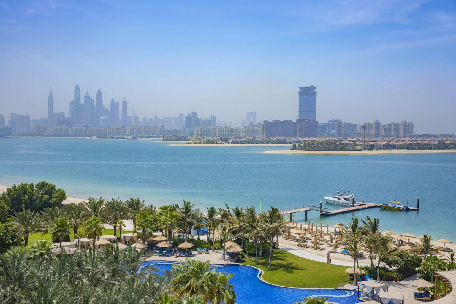 Waldorf Astoria Dubai Palm Jumeirah вид на місто Дубай