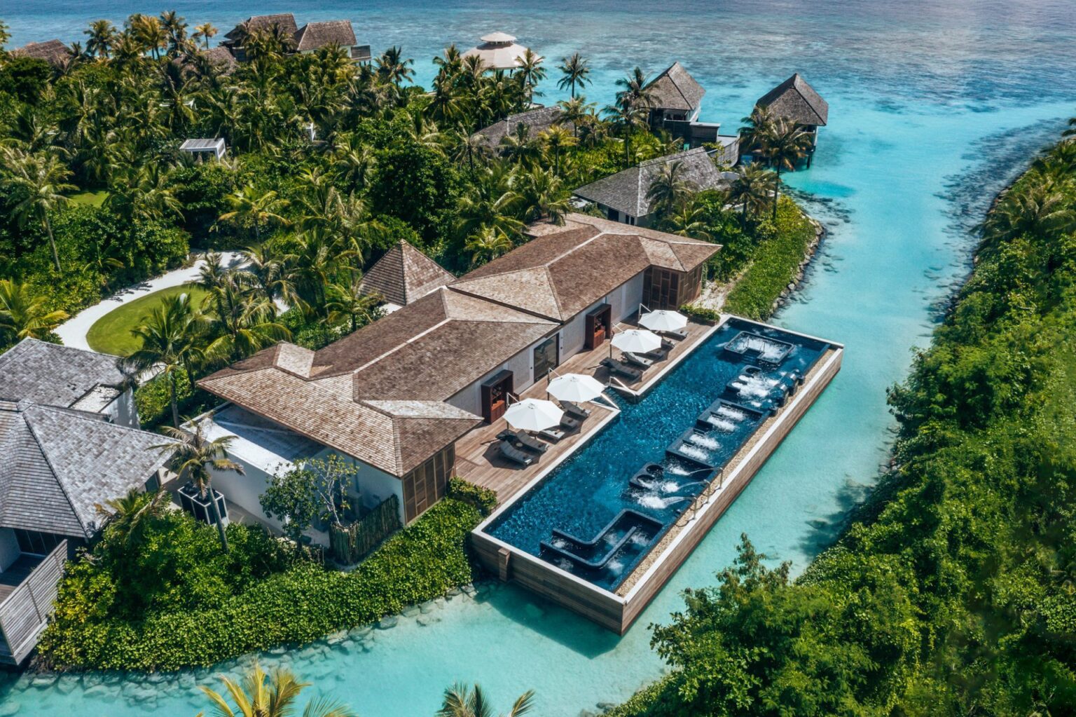Waldorf_Astoria_Maldives_luksusowe-hotele-na-Malediwach-ekskluzywne-hotele-na-Malediwach-wakacje-na-malediwach-szyte-na-miare-7.jpg