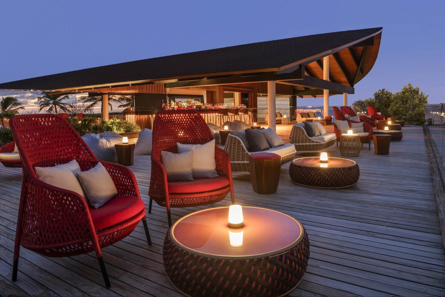 Westin-Maldives-Sunset-Bar-02.jpg