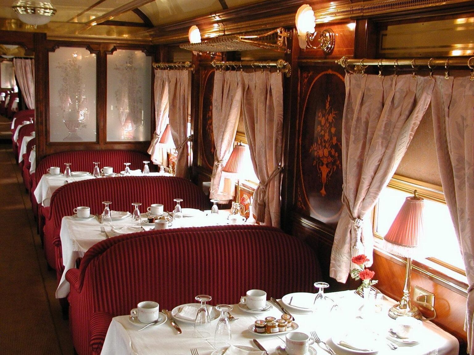 al-andalus-luxury-train-in-southern-spain-dining-car_5985722540_o.jpg