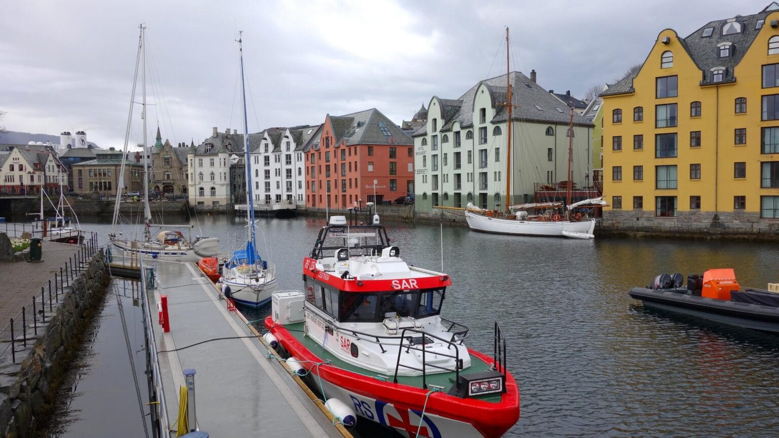 alesund-789333.jpg