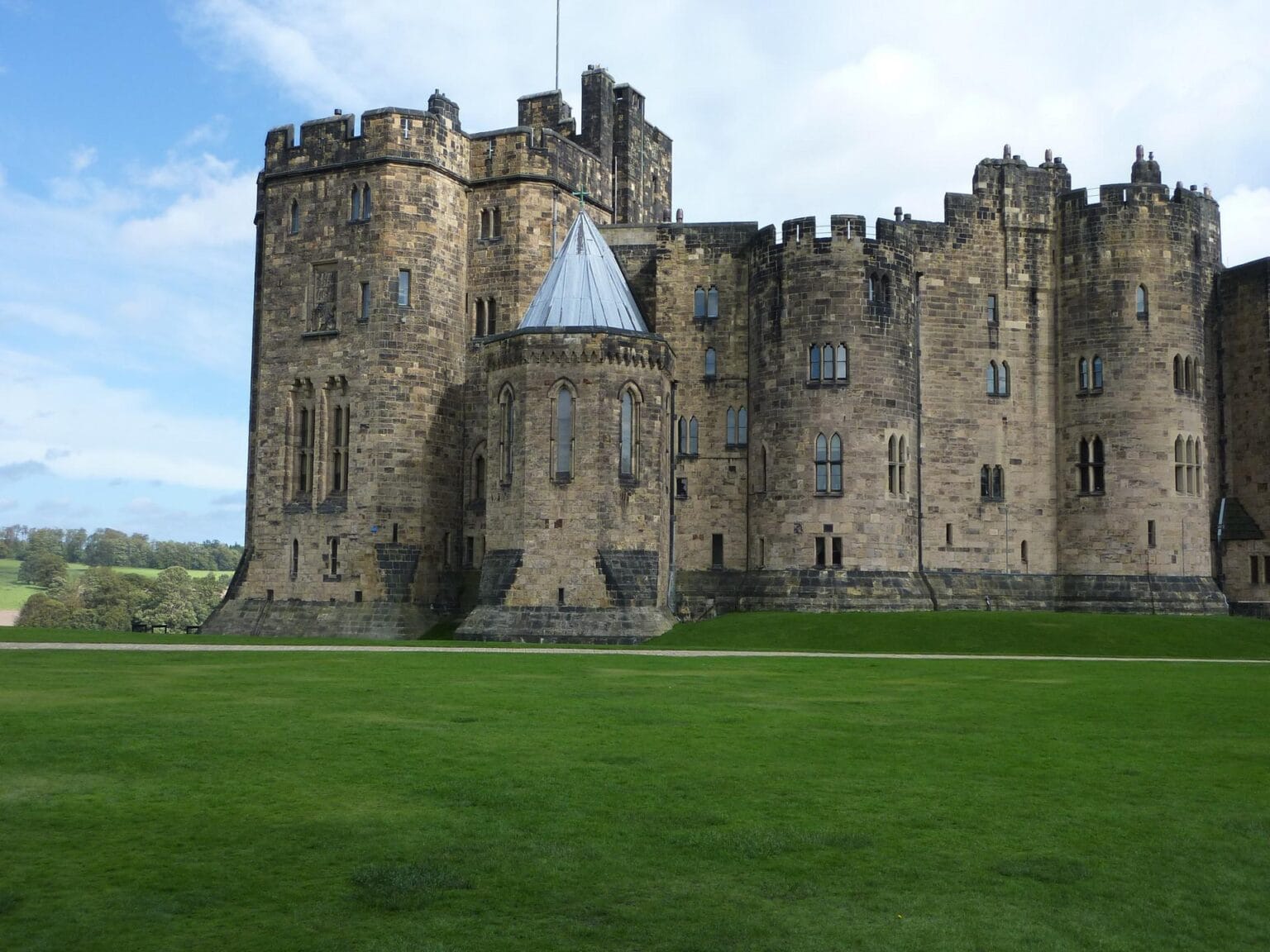 alnwick-castle-517175.jpg
