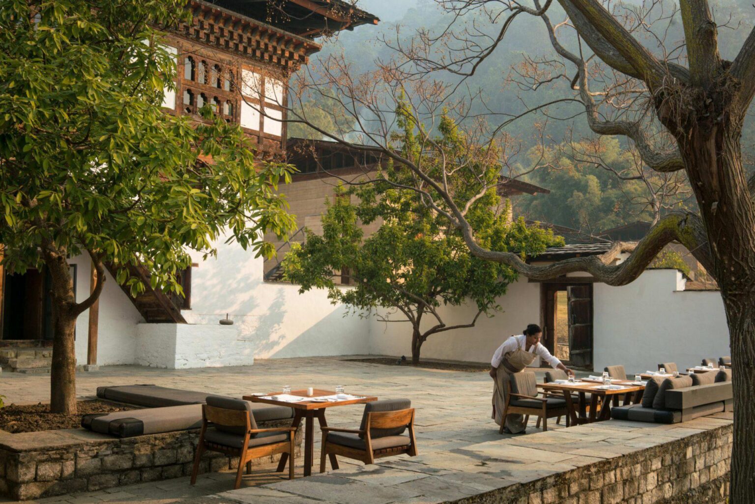 amankora_bhutan_for_aman_hotels_copyright_simon_buxton_office_19128.jpg