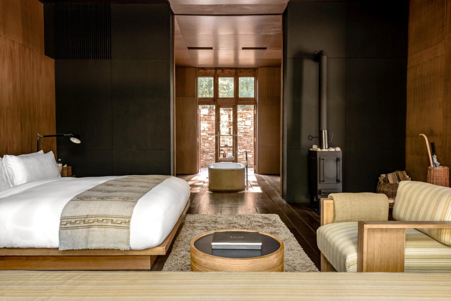 amankora_paro_suite_interior_office_18408_0.jpg