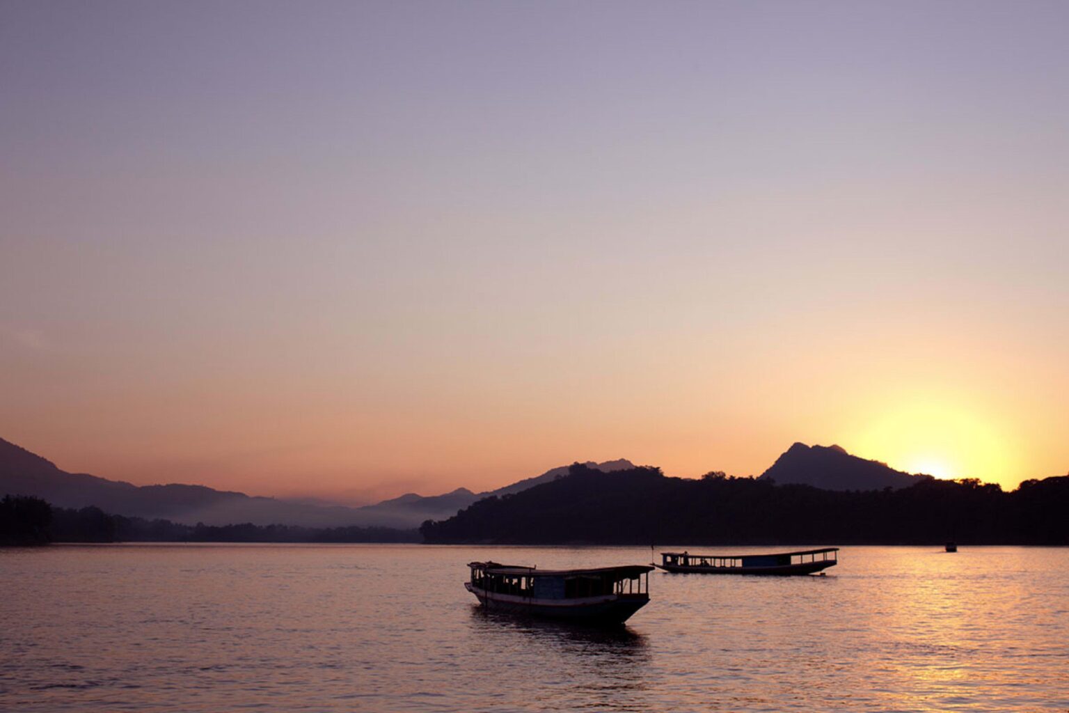 amantaka-taka-river-boat.jpg