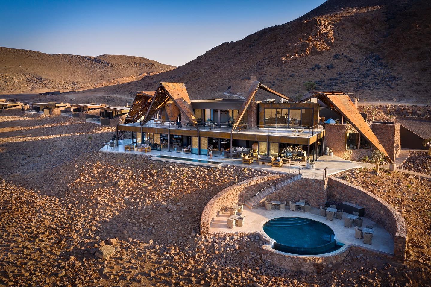 andBeyond-Sossusvlei-Desert-Lodge-Namibia-najlepsze-hotele-w-Namibii-luksusowe-hotele-w-Namibii-ekskluzywne-wakacje-w-Namibii-luksusowe-wczasy-szyte-na-miare-w-Namibii-1-4.jpg
