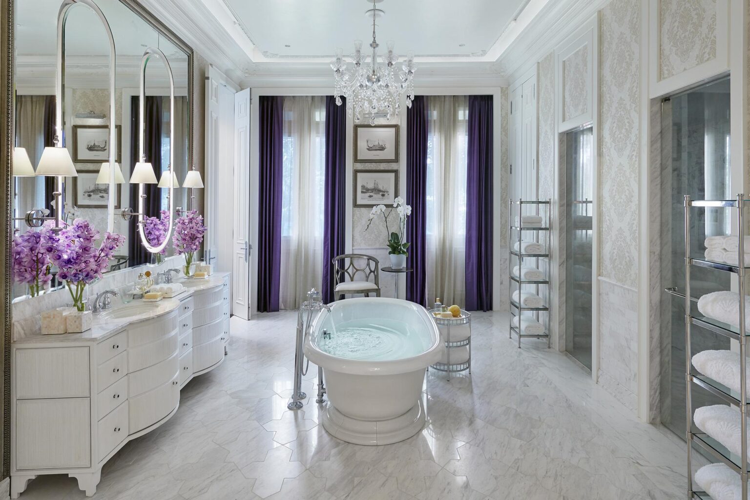 bangkok-16-suite-royal-bathroom.jpg