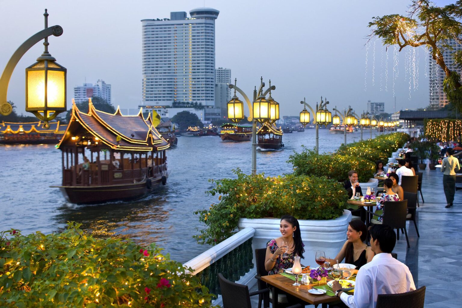 bangkok-restaurant-riverside-terrace-1.jpg