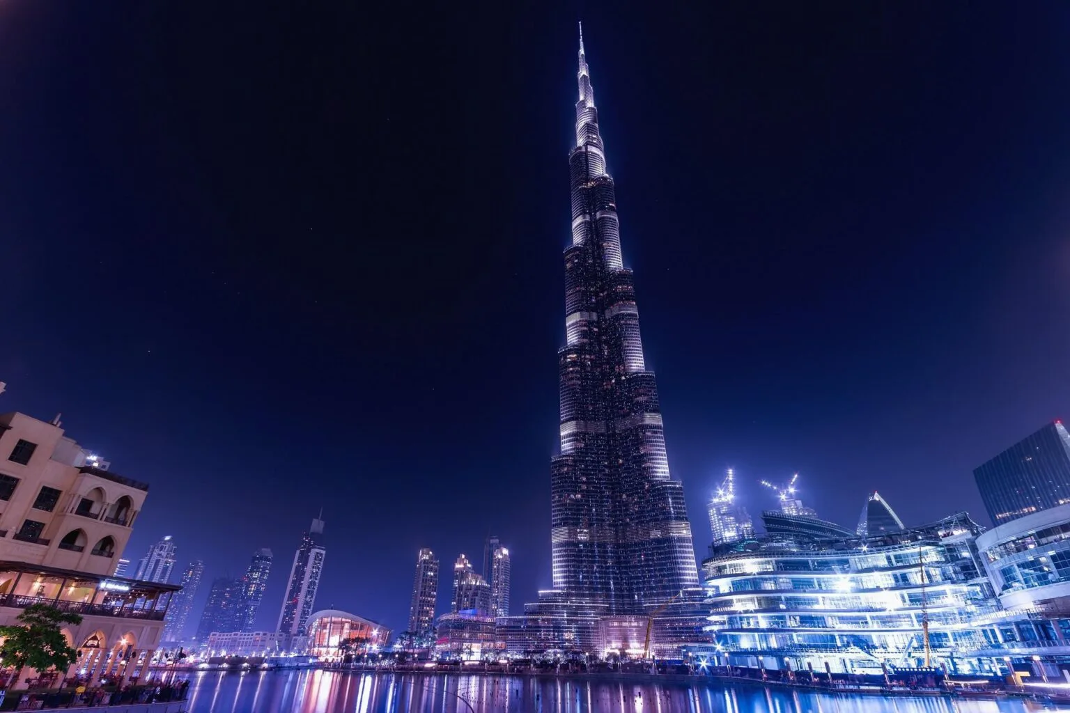 Luxury Dubai Abu Dhabi 7-Day 16-Hour Trip