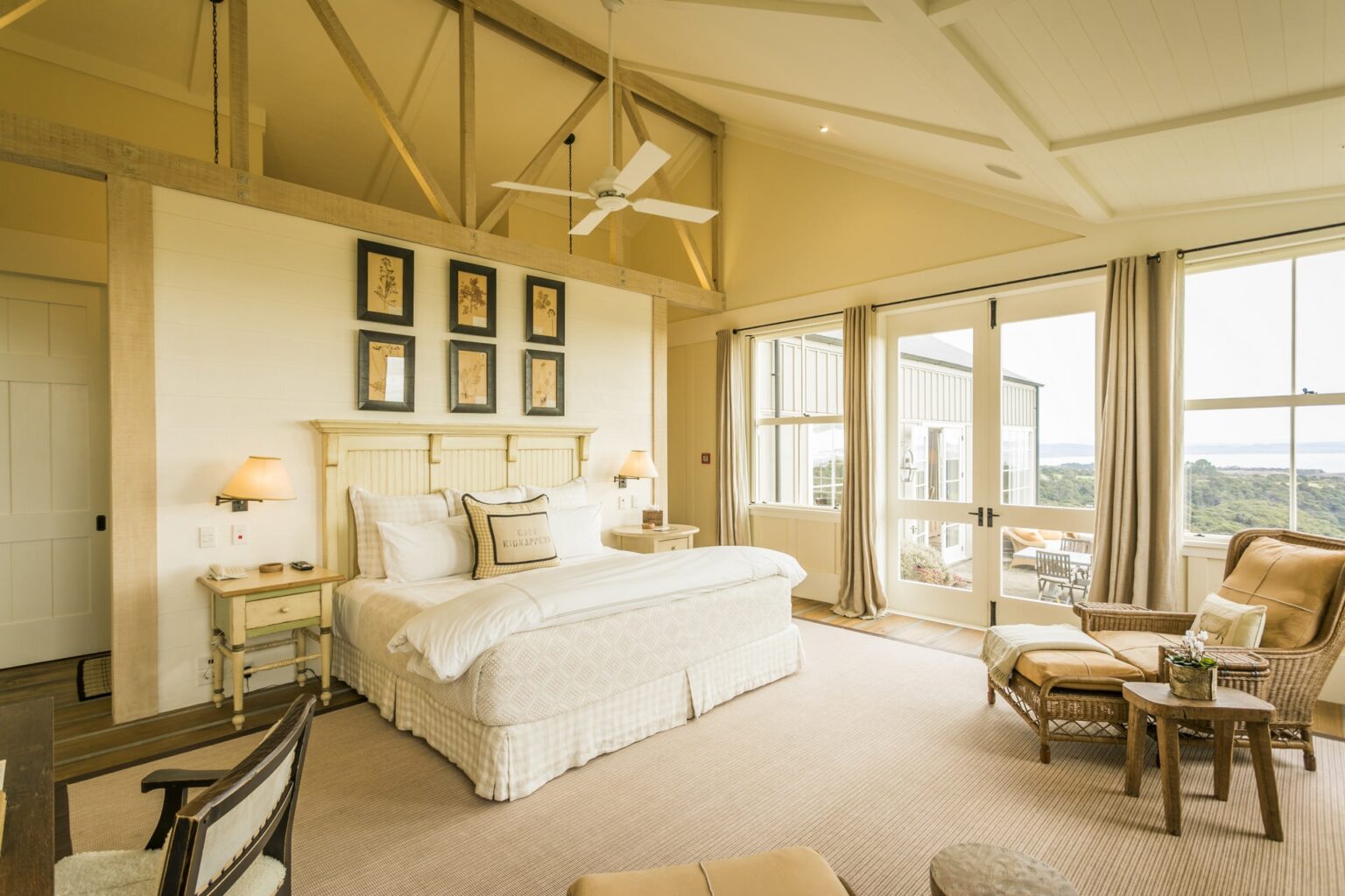 cape-kidnappers-owners-cottage-master-bedroom-2.jpg