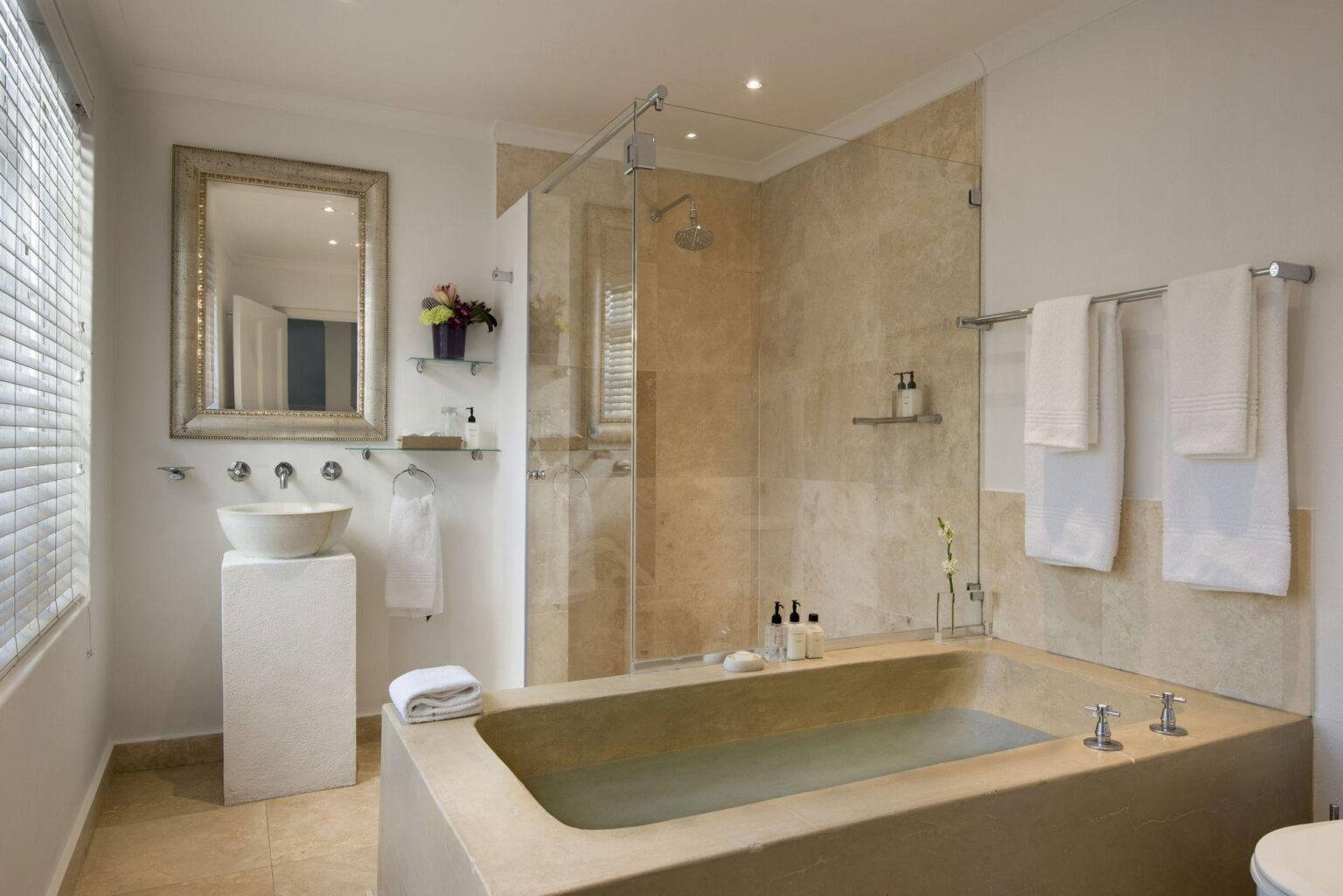 capecadoganbathroom-130128.jpg