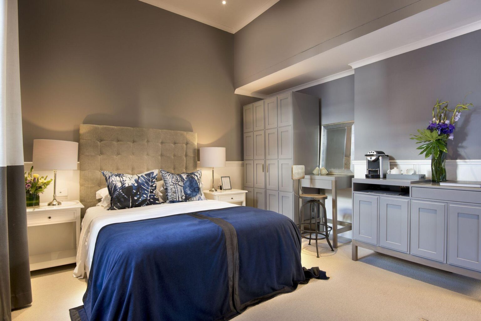 capecadoganstandardroom-130227.jpg