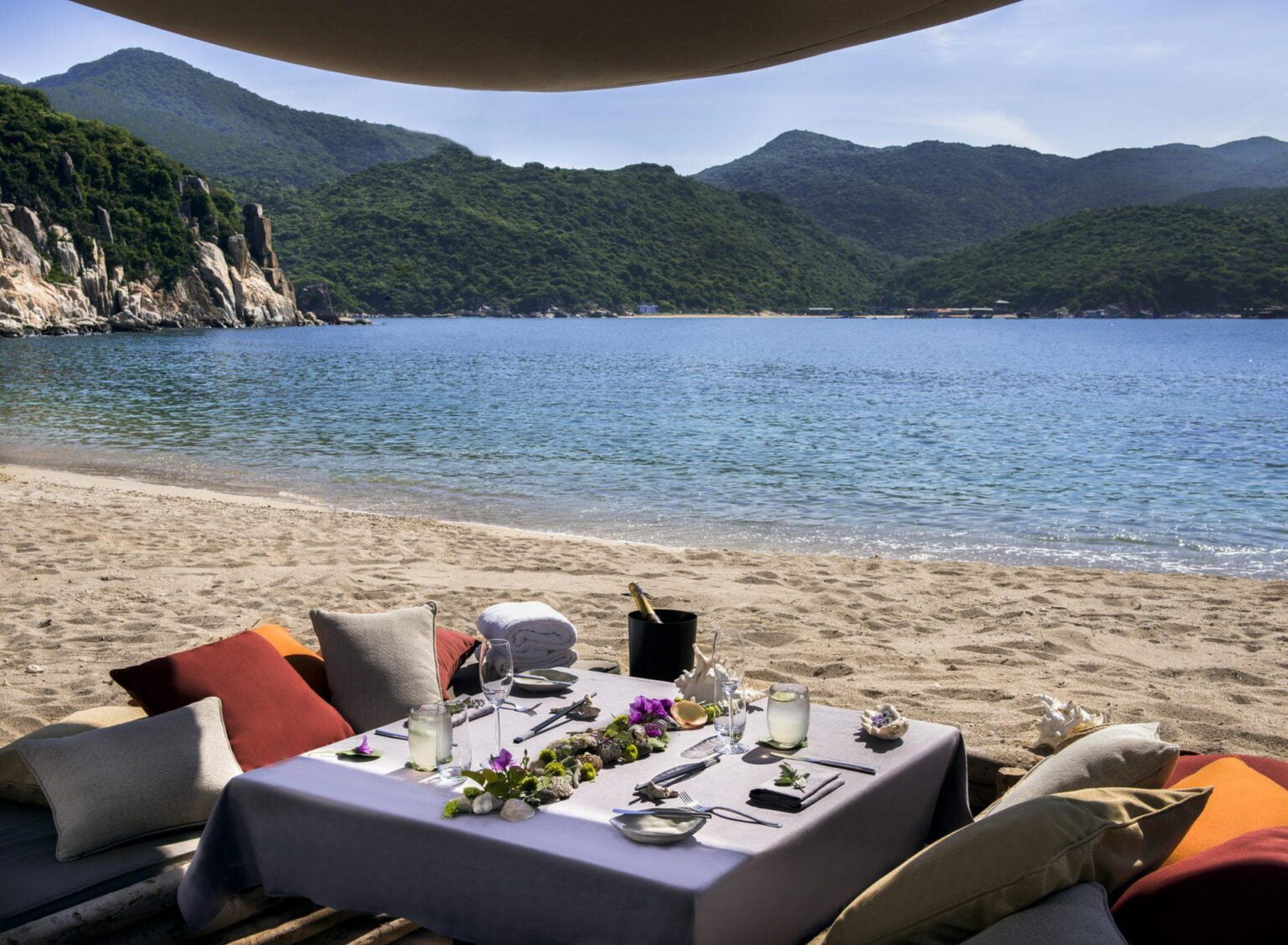 champagne_breakfast_bubblin_breakfast_by_the_beach_high_res_15089_0.jpg
