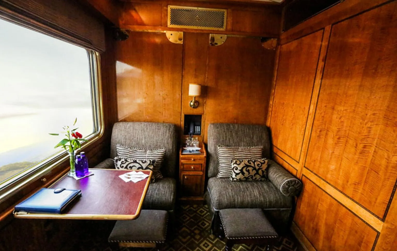 deluxe-suites-3.jpg