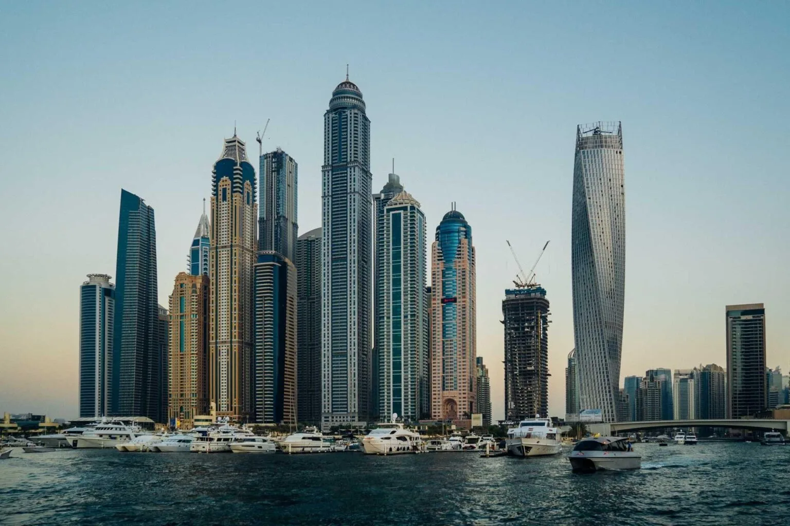 Luxury Dubai Abu Dhabi 7-Day 21-Hour Trip