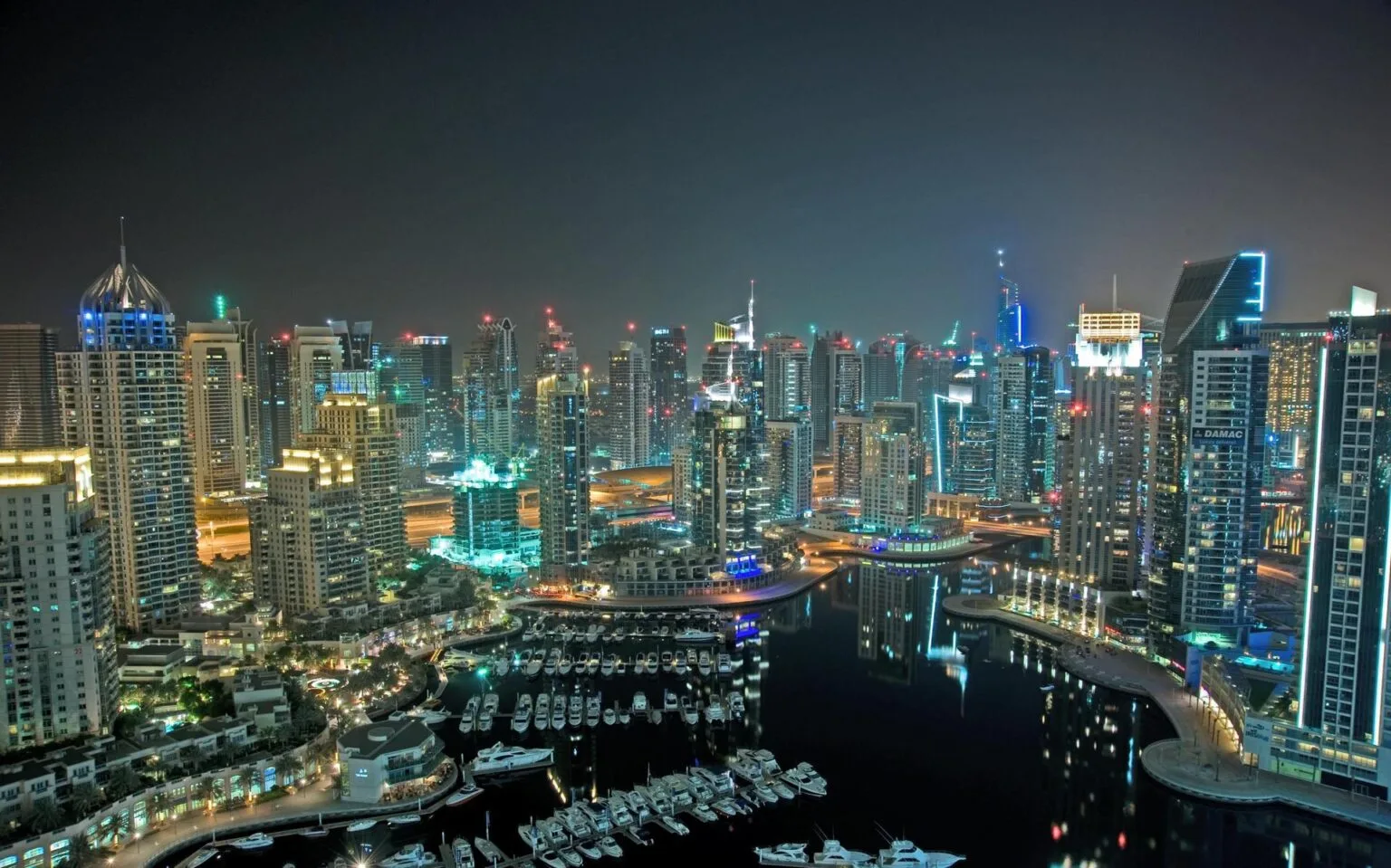 Luxury Dubai Abu Dhabi 7-Day 2-Hour Trip