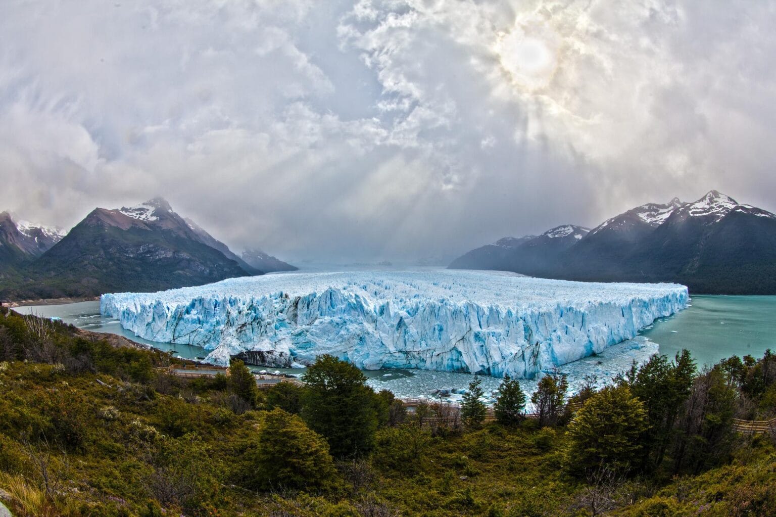 glacier-583419.jpg