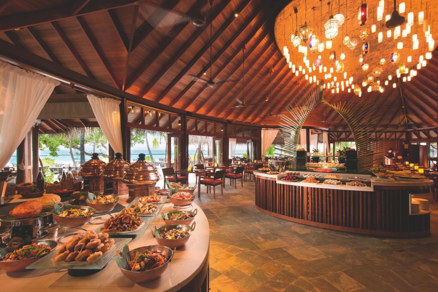 halaveli-maldives-2016-jahaz-buffet-02.jpg