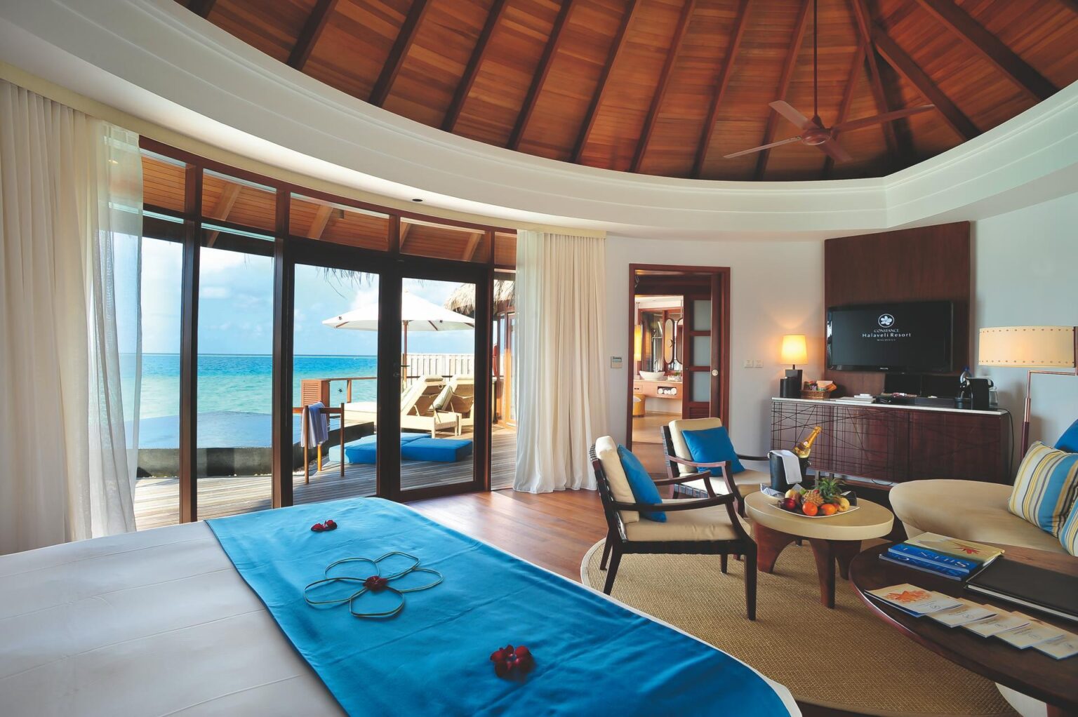 halaveli-maldives-water-villa-19.jpg