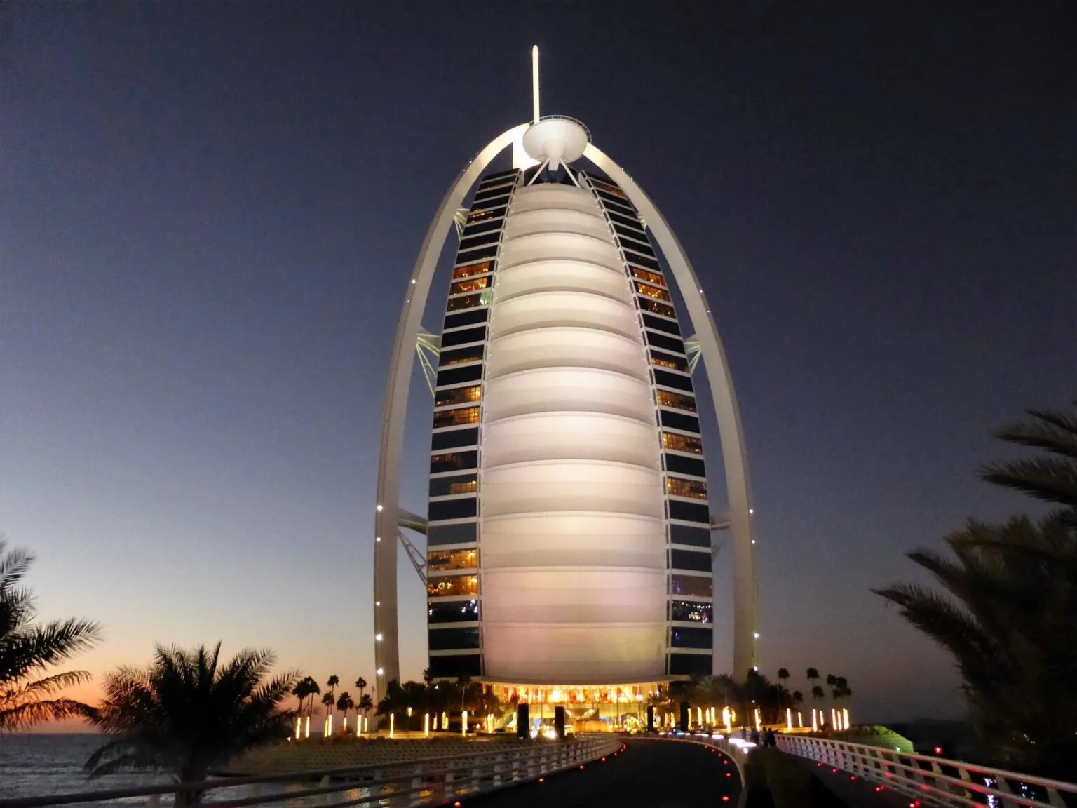 Luxury Dubai Abu Dhabi 7-Day 4-Hour Trip