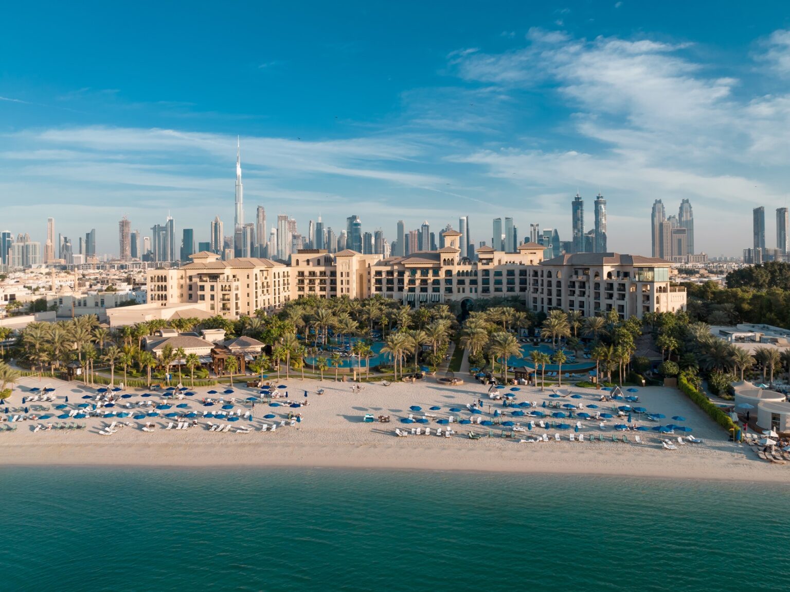 Курорт Four Seasons Dubai на пляже Джумейра | CARTER.ЕС