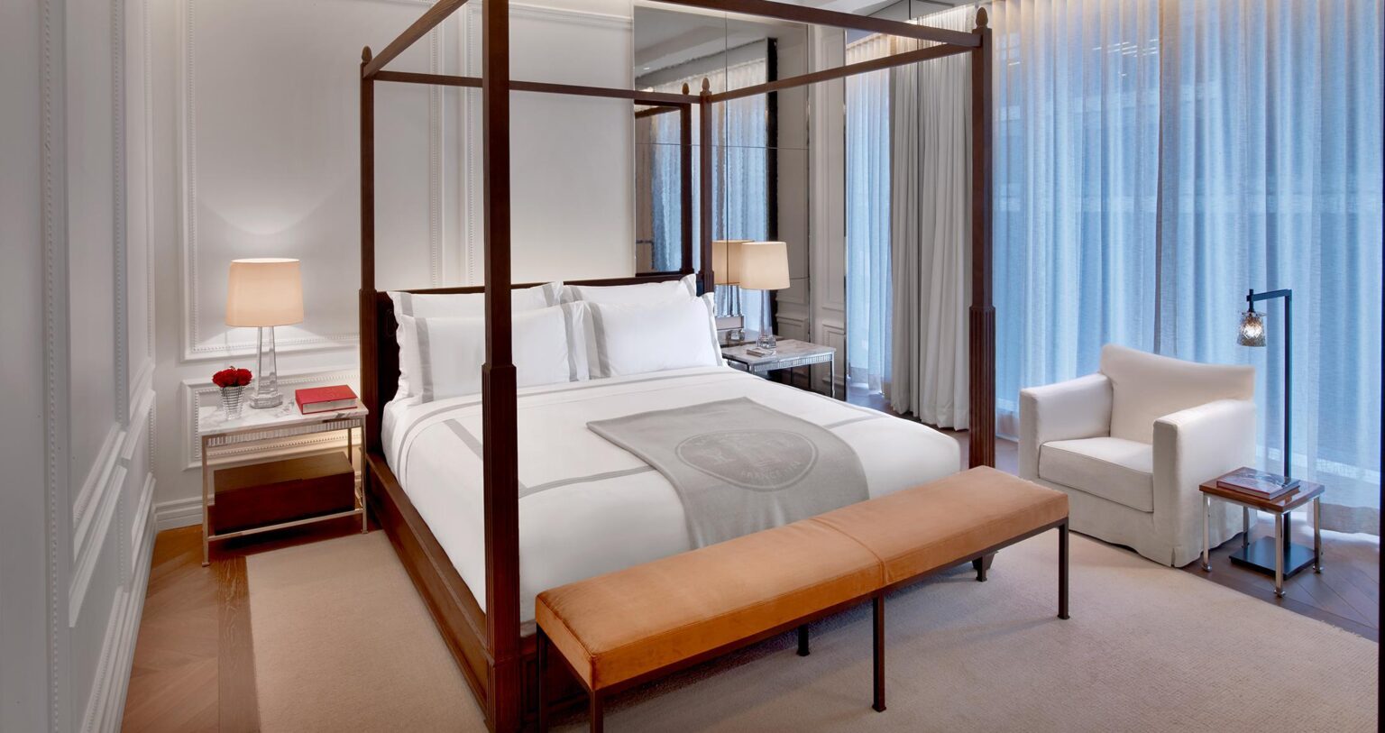 Baccarat Hotel New York sypialnia