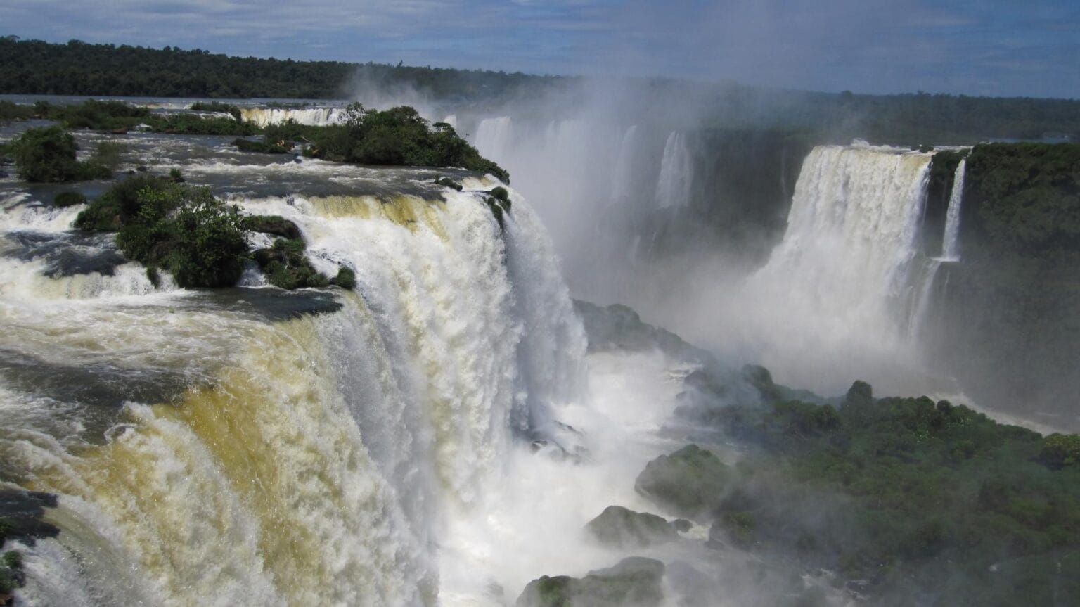 iguazu-waterfalls-377990.jpg