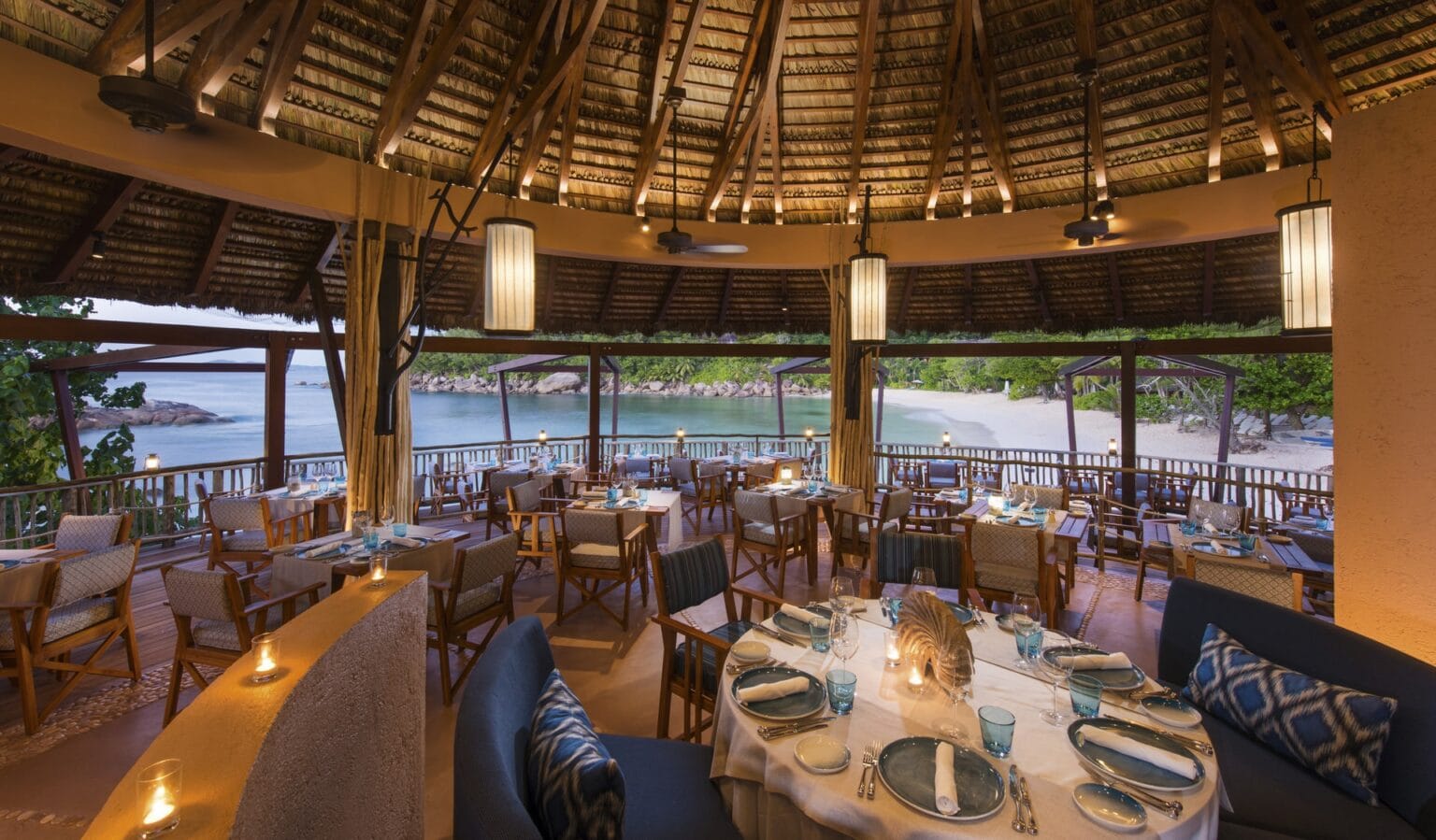 lemuria-seychelles-2016-ab-nest-restaurant-01.jpg