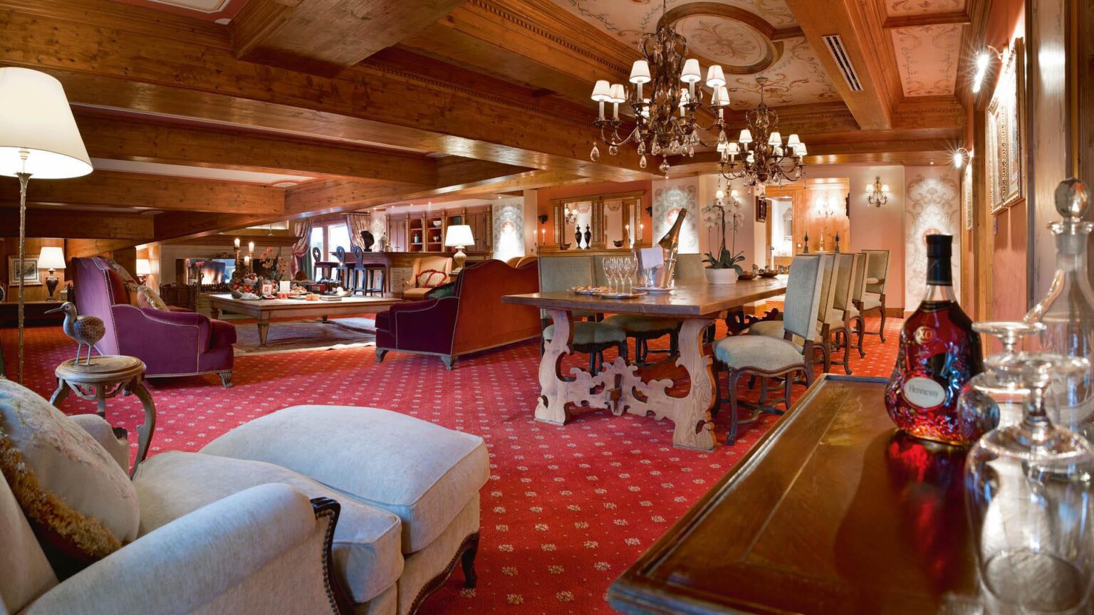 les-airelles-hotel-palace-luxe-5-etoiles-courchevel-appartement-privee-salon.jpg