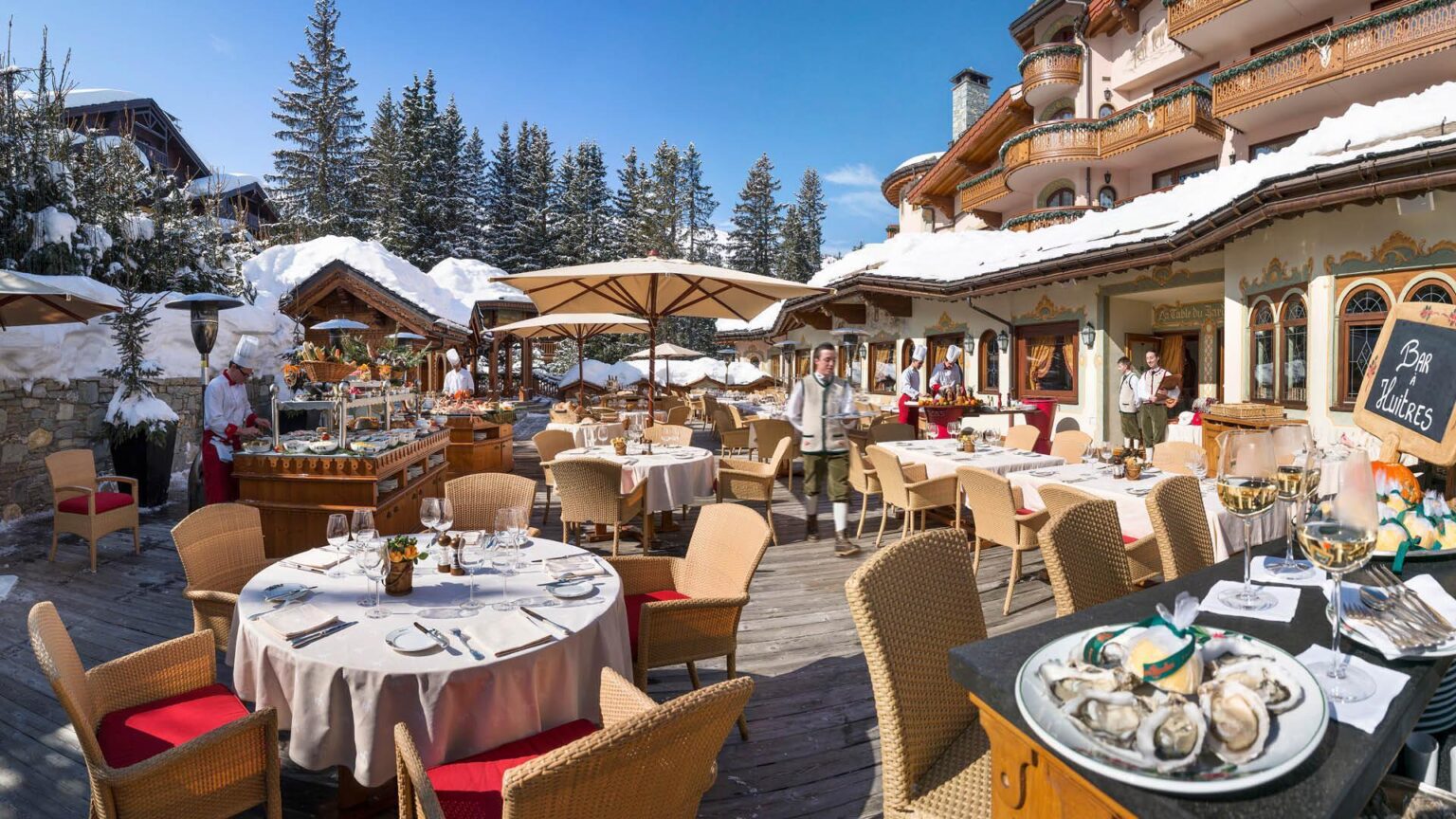 les-airelles-hotel-palace-luxe-5-etoiles-courchevel-restaurant-la-table-du-jardin-alpin-terrasse.jpg