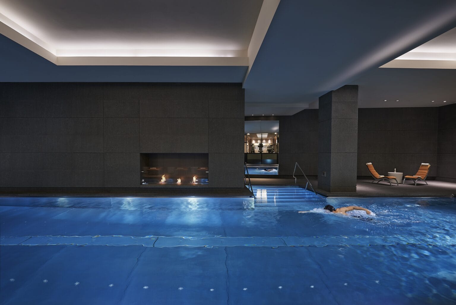 london-2014-luxury-spa-pool-01.jpg