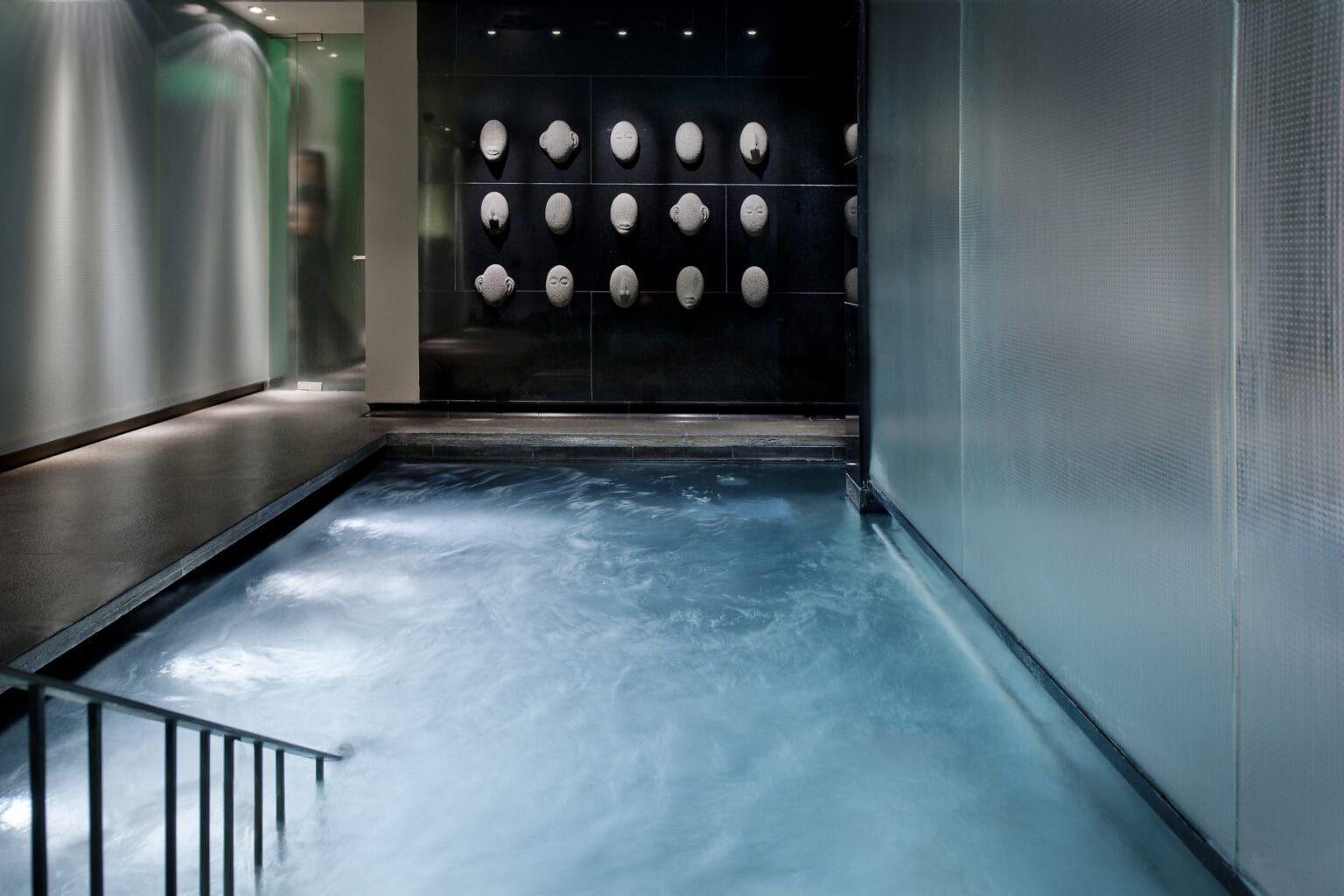 london-spa-vitality-pool-5.jpg