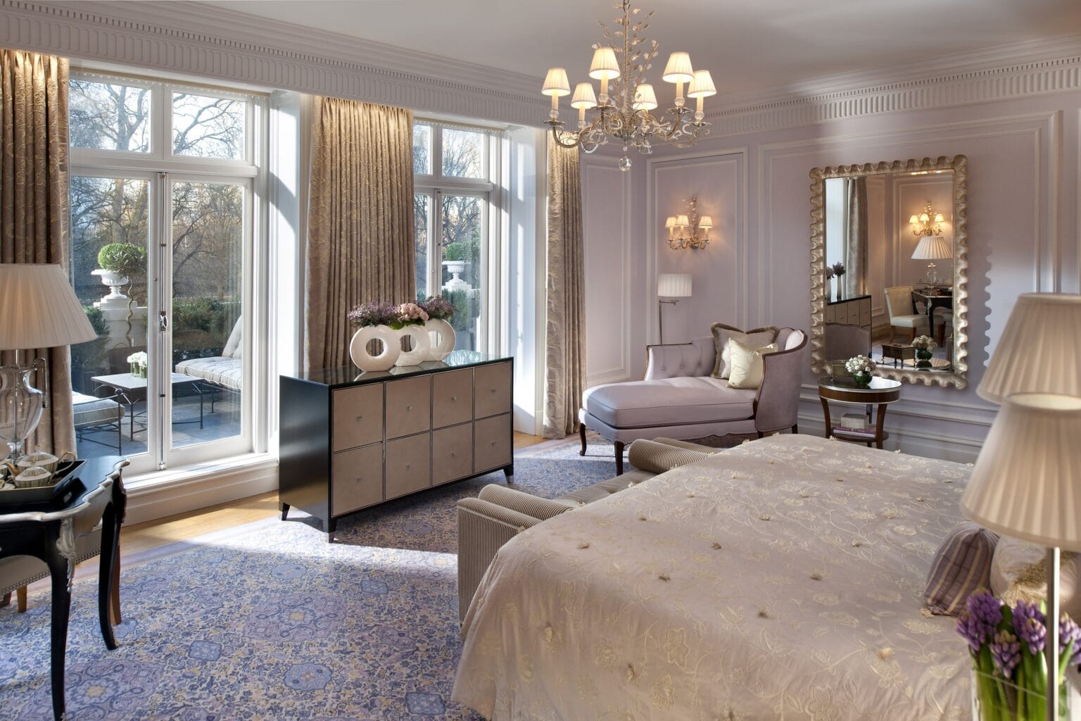 london-suites-royal-suite-bedroom-2.jpg
