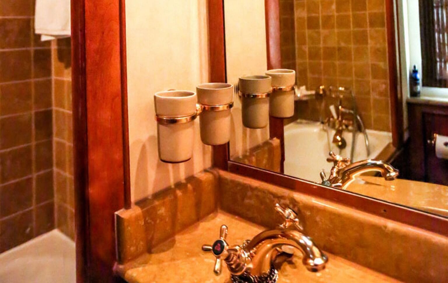 luxury-suites-3.jpg