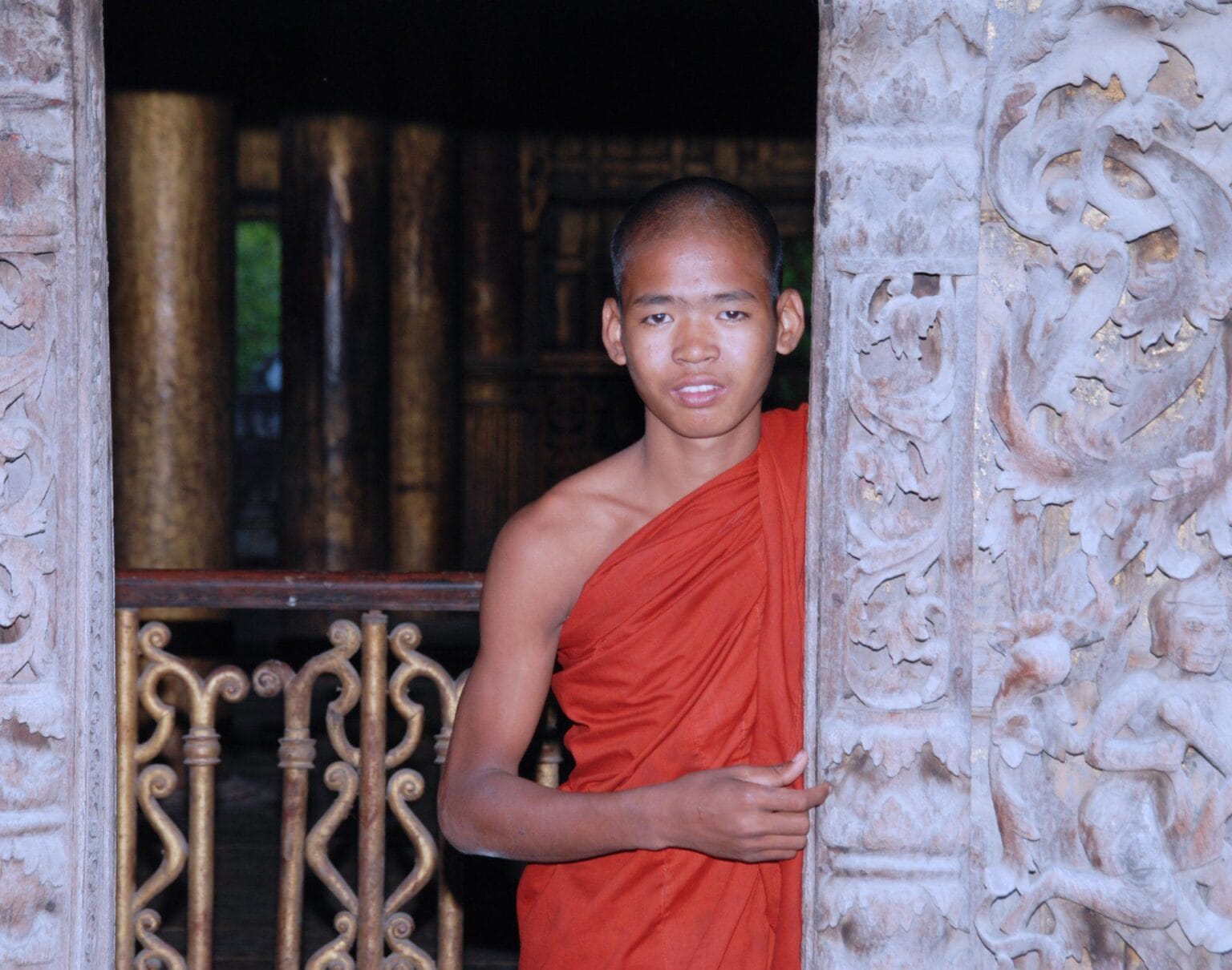 monks-639195.jpg