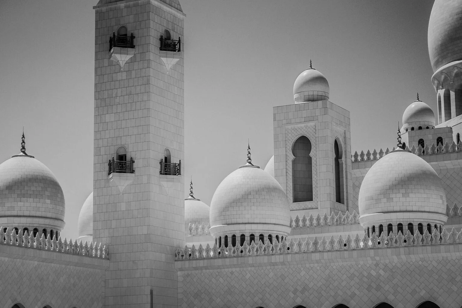 Luxury Dubai Abu Dhabi 7-Day 9-Hour Trip