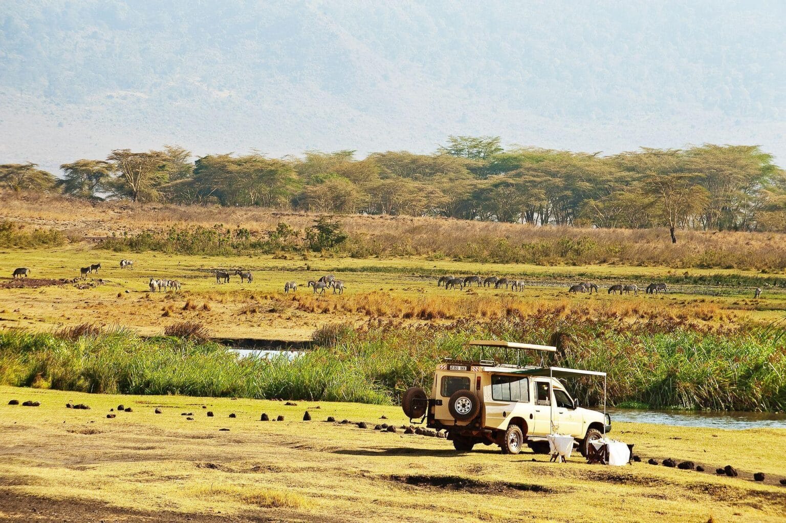 ngorongoro-crater-lunch.jpg