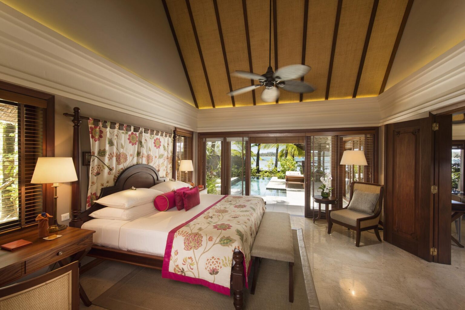 prince-maurice-2016-ab-princely-villa-master-bedroom-01.jpg