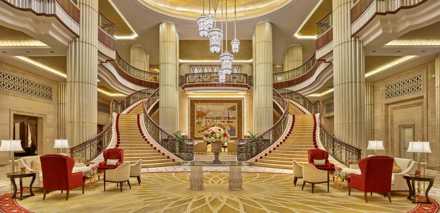 sRGB_abudhabi_lobbypano1.jpg