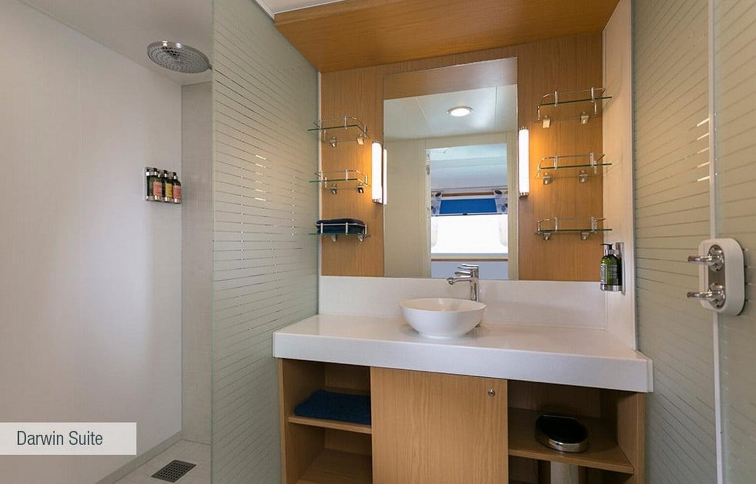 santa-cruz-darwin-suite-bathroom.jpg