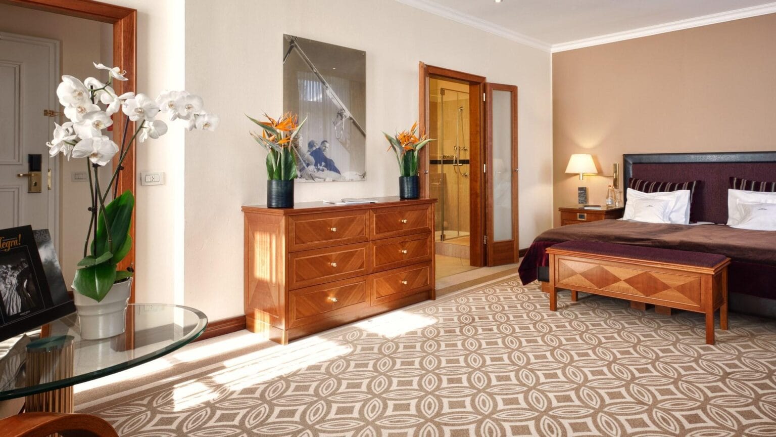 slider_kismv-grand-deluxe-double-room-01.jpg