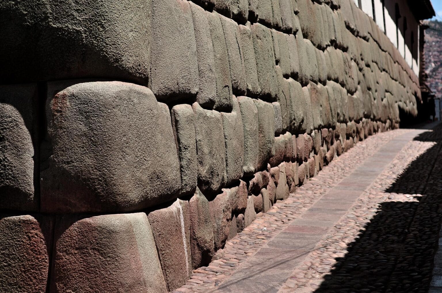 stones-cusco-2608832-1.jpg