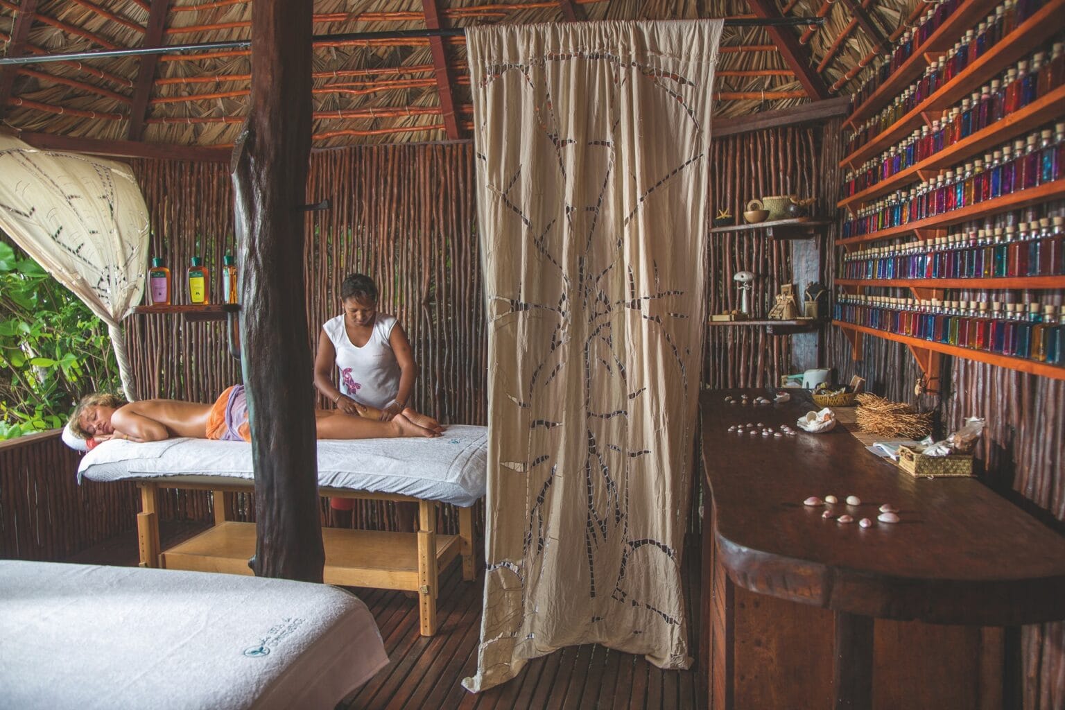 tsarabanjina-madagascar-u-spa-massage-5.jpg