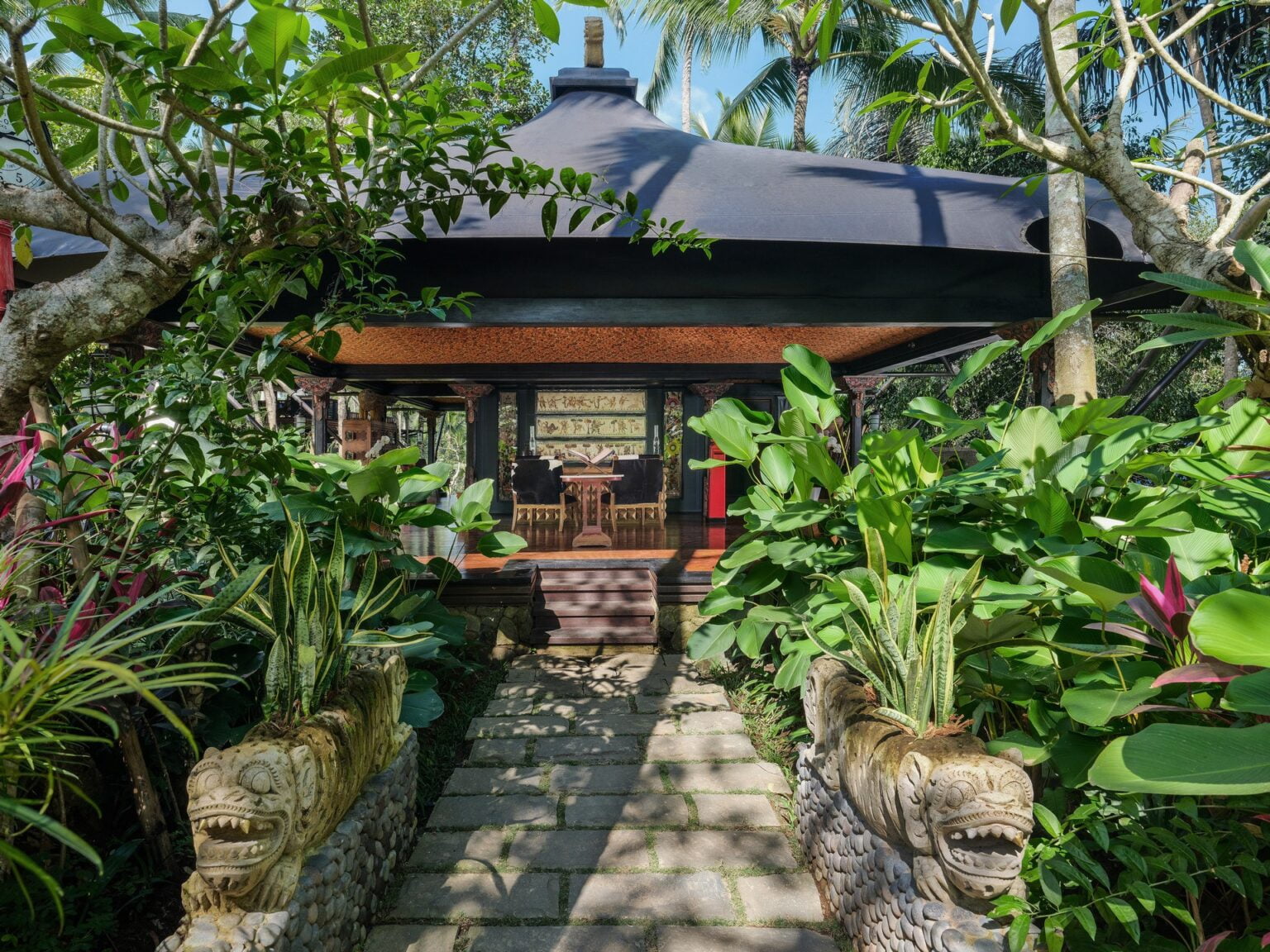 ubud-accommodation-camppost-exterior.jpg