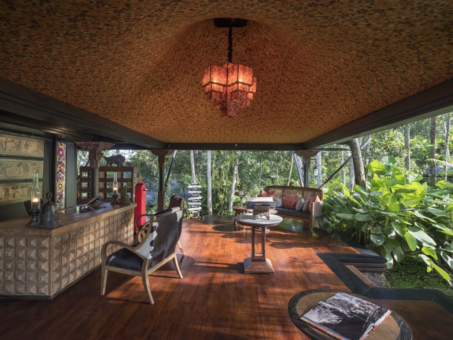 ubud-facilities-camppost-interior.jpg