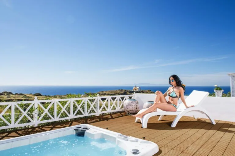 Oia Sunset Villas, вілли на півночі Санторіні, поблизу пляжу Катарос