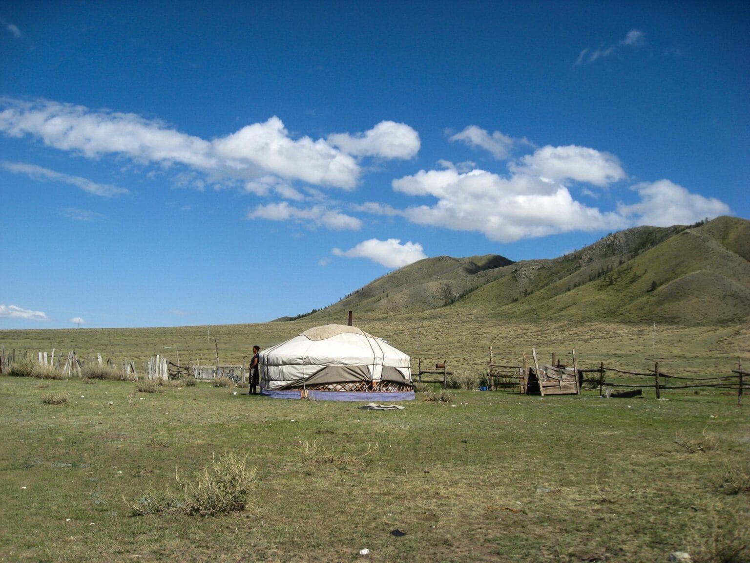 yurt-486865.jpg