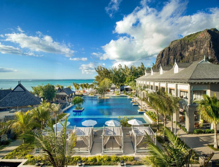 Hotel The St. Regis Le Morne Resort,Mauritius,Dlaczego warto wybrać ten hotel na wymarzone wakacje ?,Apartamenty z prywatnym ogrodem lub tarasem i bliskość do plaży - to jedne z wielu udogodnień,Wczasy The St. Regis Le Morne Resort,Mauritius  dla całej rodziny,Wyjątkowe wakacje St. Regis Le Morne Resort,Wakacje i hotel St. Regis Le Morne Resort,Mauritius to połączenie idealne